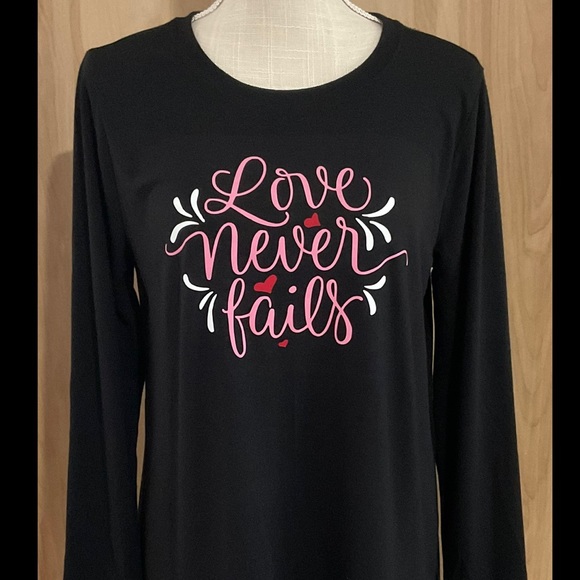 Zenana Love Never Fails Tee - NWT - Picture 1 of 2